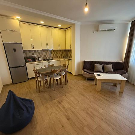 Apartment On Melikishvili 51 Batumi Exterior foto